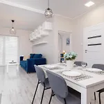 Ground Floor With Garden And Free Garage In By Renters Appartement