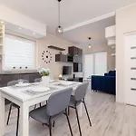 Appartement Ground Floor With Garden And Free Garage In By Renters *