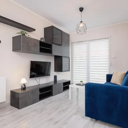 Apartment Ground Floor With Garden And Free Garage In By Renters *