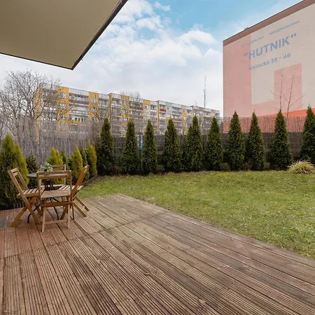 Ground Floor With Garden And Free Garage In By Renters *