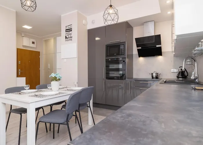 Apartmán Ground Floor With Garden And Free Garage In By Renters *