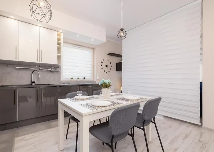 Apartmán Ground Floor With Garden And Free Garage In By Renters *